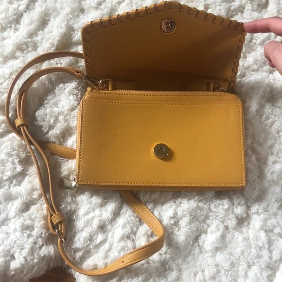 Moda Luxe Crossbody - Picture 2 of 3